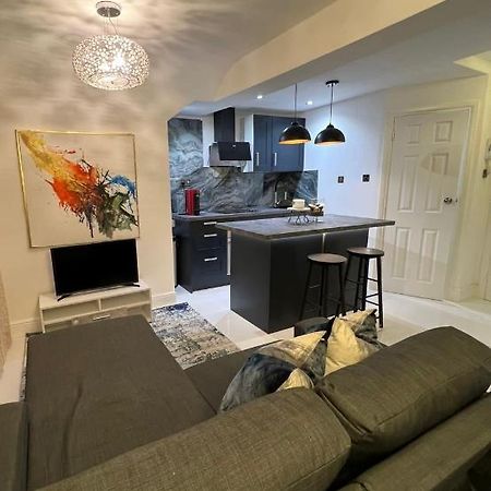 Newly Renovated Modern Studio Apartment In West Kensington Londýn Exteriér fotografie