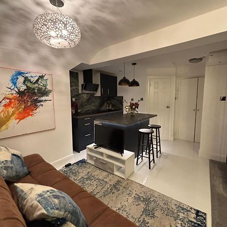 Newly Renovated Modern Studio Apartment In West Kensington Londýn Exteriér fotografie