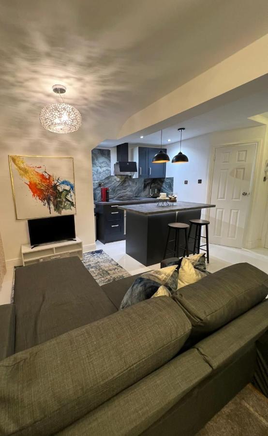 Newly Renovated Modern Studio Apartment In West Kensington Londýn Exteriér fotografie
