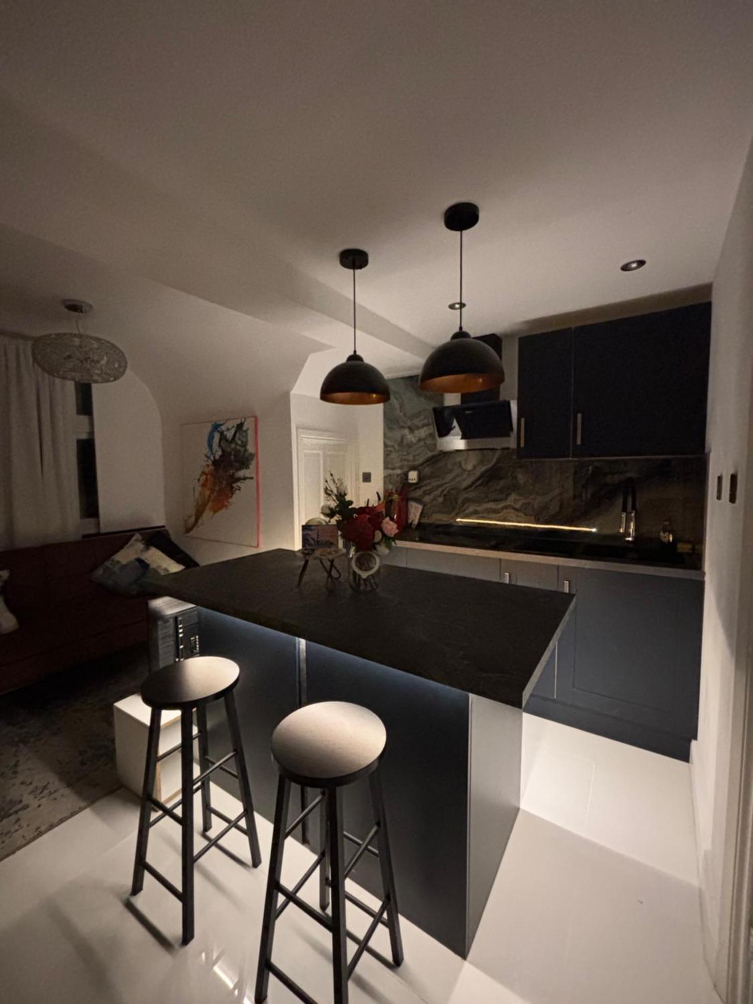Newly Renovated Modern Studio Apartment In West Kensington Londýn Exteriér fotografie